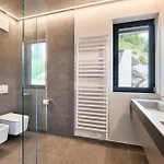 Arua Private