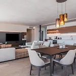 Lodge Arua Private Μεράνο
