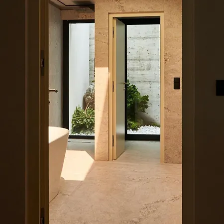 Arua Private Деревянный коттедж *